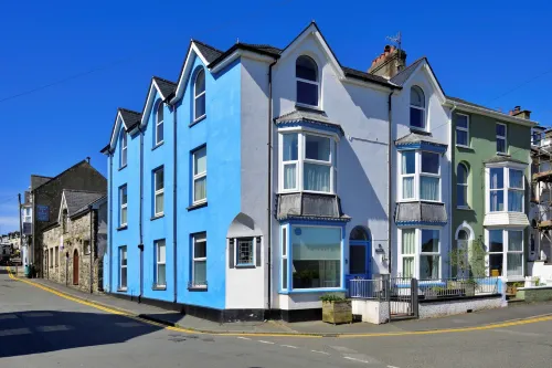 Holiday Home in Coastal Town of Criccieth - 3-Star