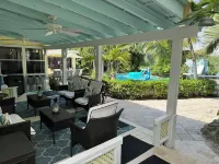 Resort Style Home Steps to Beach, Heated Pool, Game Room, Singer Island Getaway! - de playa