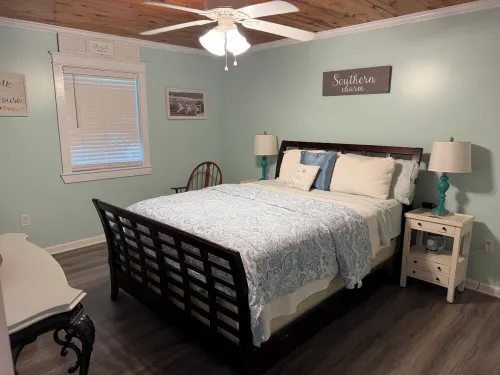 Cozy Cottage near the lake (Big Lake, LA) - 3-Star