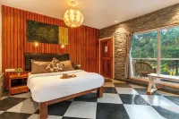 ELIVAAS Signature Kavyath Valley Villa - Balkon