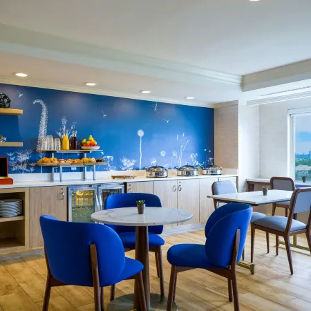 Renaissance Meadowlands Hotel