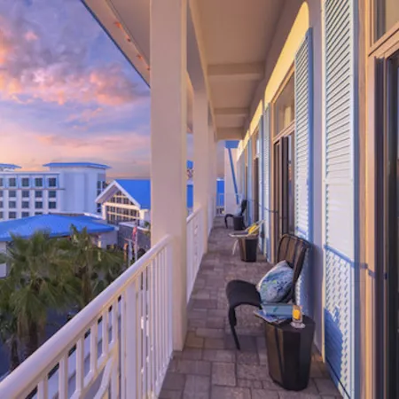Loews Sapphire Falls Resort at Universal Orlando