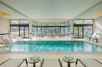 Courtyard Cincinnati Blue Ash - Pools