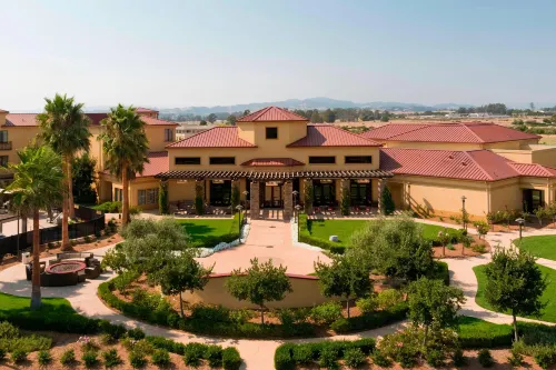 SpringHill Suites Napa Valley - vue sur la montagne