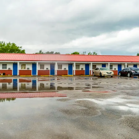 Budget Inn by OYO Palestine TX Hwy 79