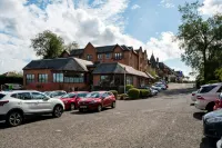 Glynhill Hotel & Spa Near Glasgow Airport - Bãi đậu xe