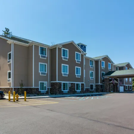 Cobblestone Hotel & Suites - Greenville