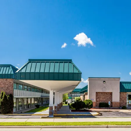 Red Roof Inn & Suites DeKalb