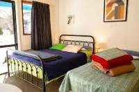 Sundale Ata Studios - 2-Star