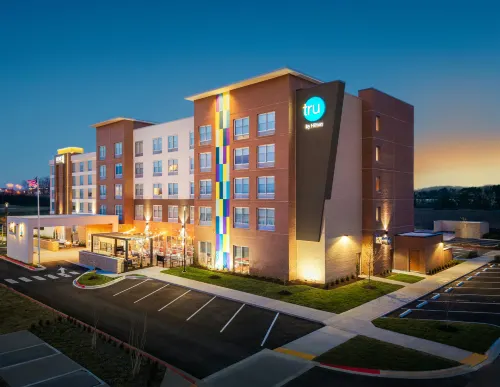 Tru by Hilton Spring Hill - 3-Star