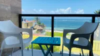 Beachfront Views next to the pier - 2つ星