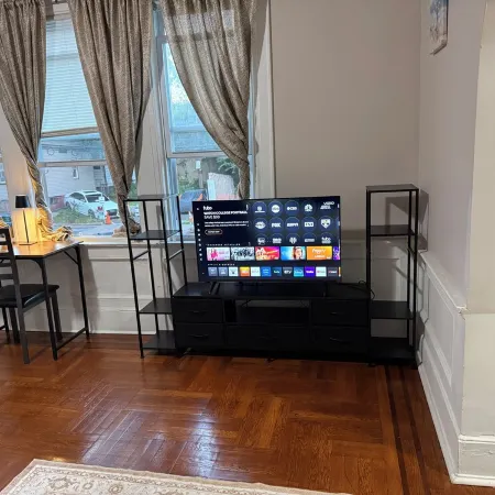 Cozy Studio Newark Min Walk 2 Hosp, 15 Min Ewr, Dream Mall 30 Min NYC Times Sq