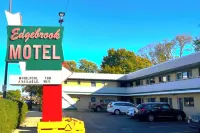 MOTEL EDGEBROOK CHICAGO NORTH SHORE  BY OYO - Bãi đậu xe