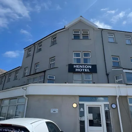 Henson Hotel