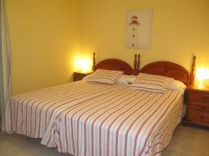 Apartamentos Amores (Tel200)