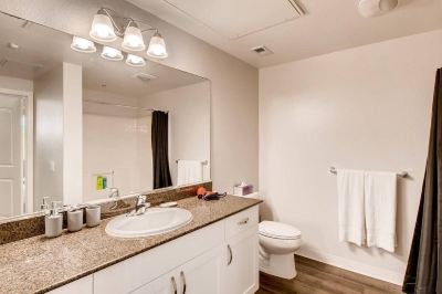 Other #1 Location - Fast Wifi - Work Area - 2Br/2.5 Bath - Free Parking (FV1) Photo