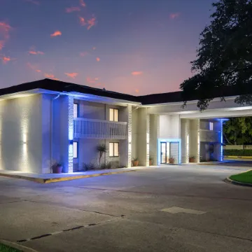 Motel 6 Addison, TX - Dallas