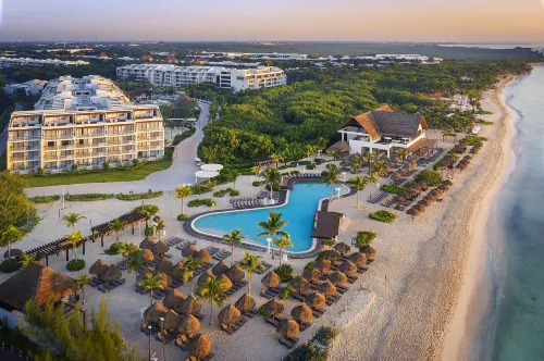 El Beso Adults Only at Ocean Riviera Paradise All Inclusive - Pools