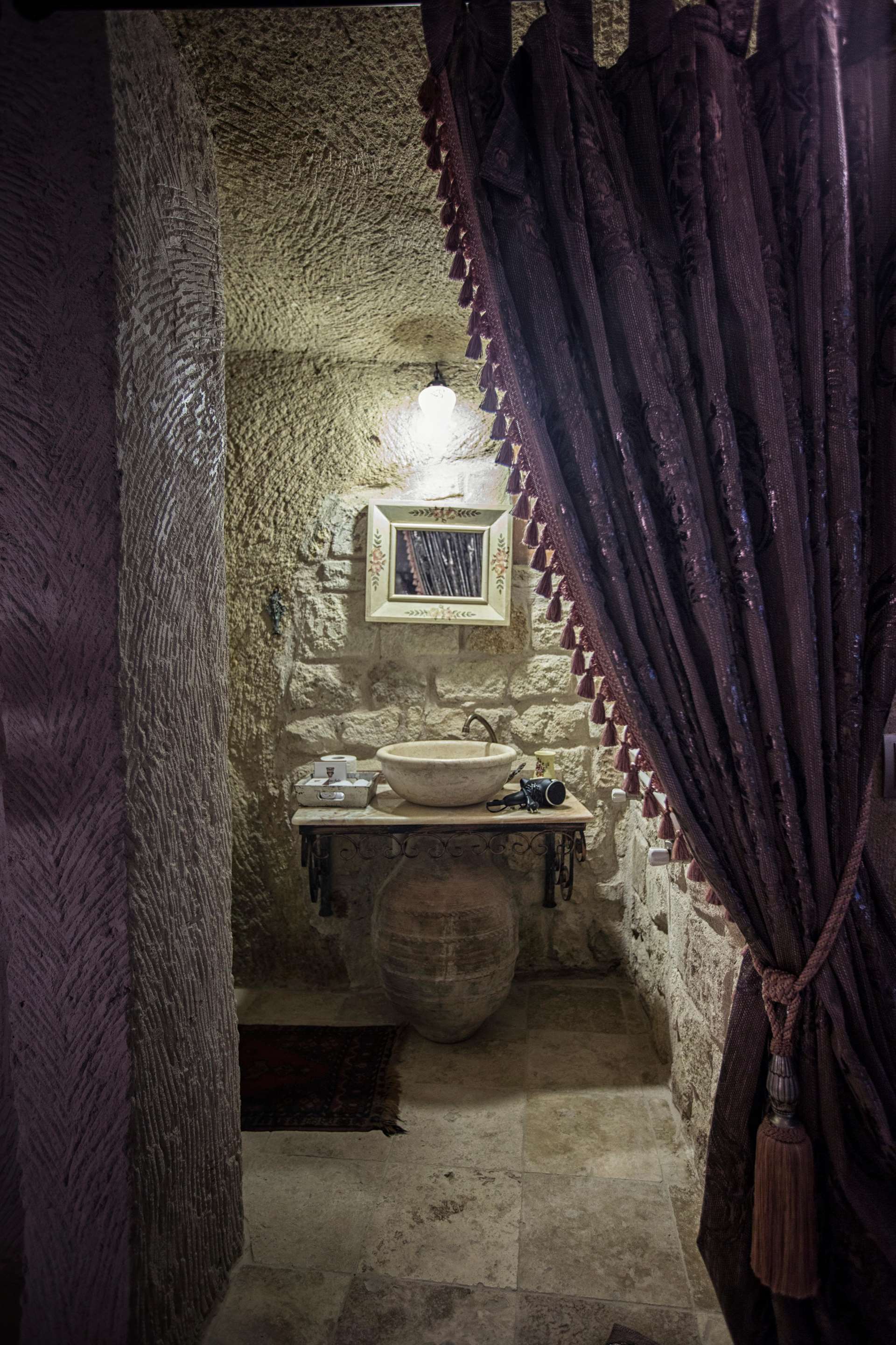 Elika Cave Suites