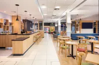 Holiday Inn Express HULL CITY CENTRE by IHG - parking