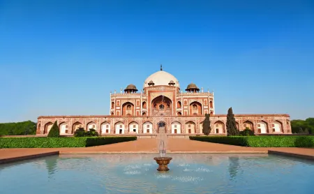 The Metropolitan Hotel & Spa New Delhi Отели рядом со станцией Rajiv Chowk