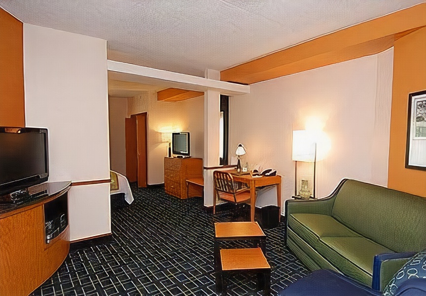 Fairfield Inn & Suites Bedford