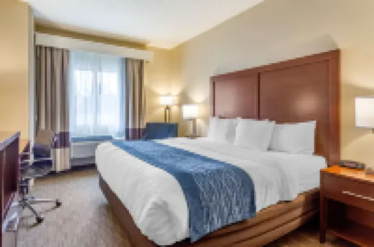 คอมฟอร์ตอินน์ ร็อคฟอร์ด ใกล้เขตคาสิโน โรงแรมในร็อกฟอร์ด