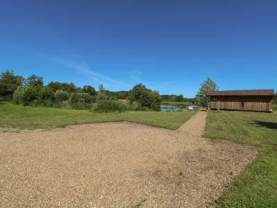 Lakeside Lodge