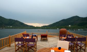 Sukoon Houseboat Dal Lake