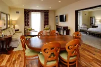 Woolley's Classic Suites Denver Airport Hotels in Aurora