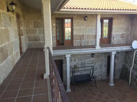 O Candil de Santa Ana Отели рядом с достопримечательностью «A Lama»