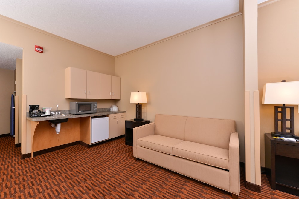 Holiday Inn Express Breezewood, an Ihg Hotel