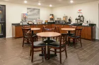 Super 8 by Wyndham Duncan Hotels in Duncan