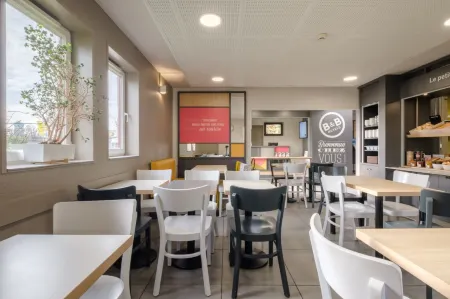 B&B Hotel Calais Centre St Pierre Отели рядом с достопримечательностью «Calais Lighthouse»