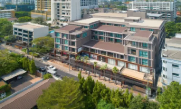 Metropolis Suites Bangkok, Tapestry Collection by Hilton Hotels in der Nähe von Addict Massage