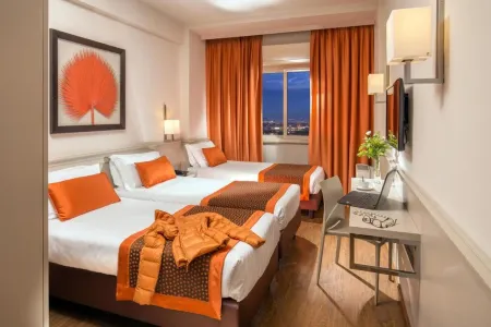 Grand Hotel Fleming by Omnia Hotels Отели рядом с достопримечательностью «Via Don Carlo Gnocchi»