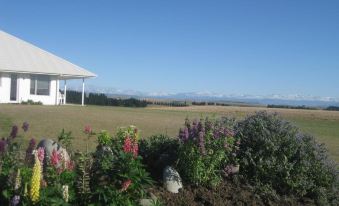 Solace Country House Bed and Breakfast - Housity
