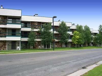 GetAways at Park Regency Resort Hotels near Sitka Super Park