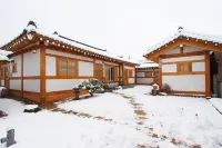 Gyeongju Doran Doran Hanok Stay Hotels near Hwangnidan-gil Street