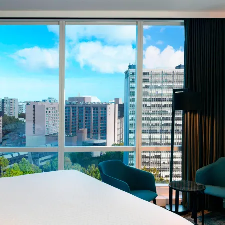 Four Points by Sheraton Auckland Отели рядом с достопримечательностью «Парк Альберт»