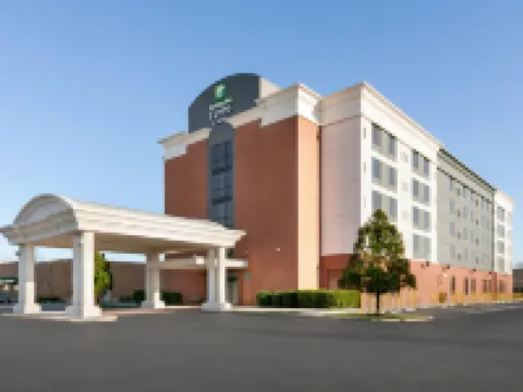 Holiday Inn Express & Suites NORFOLK AIRPORT by IHG Hotels in Norfolk