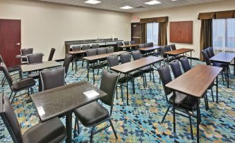 Holiday Inn Express & Suites New Philadelphia