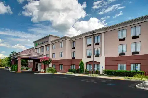 Holiday Inn Express & Suites RICHMOND NORTH ASHLAND by IHG
