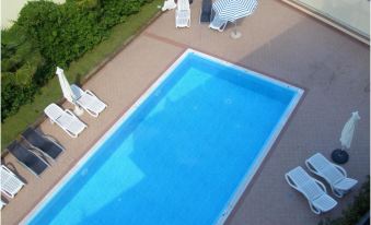 Peschiera with Pool & Parking