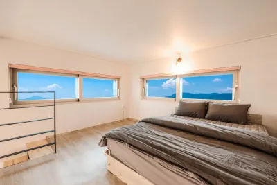 Sacheon Yogiga Pension Hotels near 비토섬신우리조트 글램핑N카라반