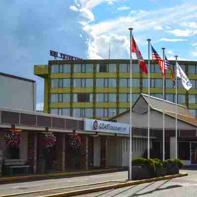 Coast Discovery Inn Hotel Exterior