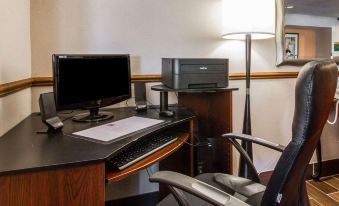 Quality Inn & Suites Stoughton - Madison South