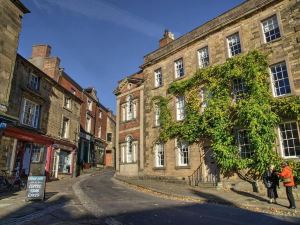 Cosy & Spacious Cottage in Scenic Village with Pub