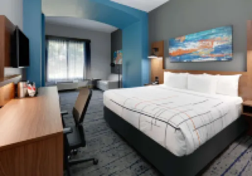 La Quinta Inn & Suites by Wyndham Jacksonville TX Hotel di Jacksonville