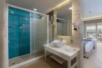 Titanic Royal-Families and Couples Only